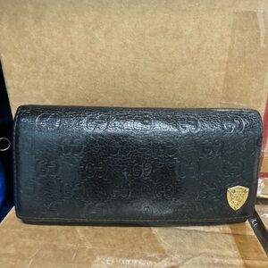 Black leather authentic Gucci wallet